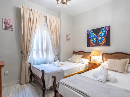 Apartment Tomares, 3 bedrooms, 5 persons - photo_1011830383257