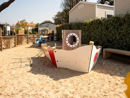 Camping Saint-Michel-Chef-Chef, 1 bedroom, 2 persons - photo_1011815183091