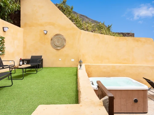 Villa Santa Cruz de Tenerife, 1 bedroom, 3 persons - photo_1011865548868