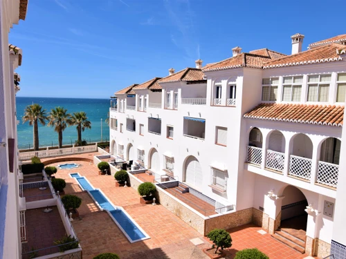 Apartamento Nerja, 2 dormitorios, 4 personas - photo_1011865818057