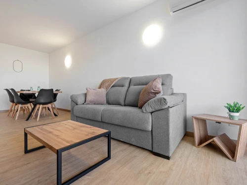 Apartamento La Pineda, 2 dormitorios, 6 personas - photo_1011865850984