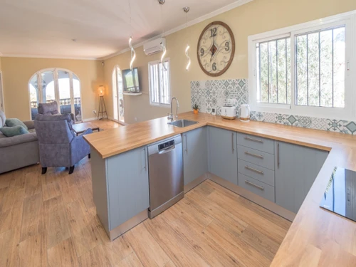 Villa Orba, 4 Schlafzimmer, 6 Personen - photo_1011866213685