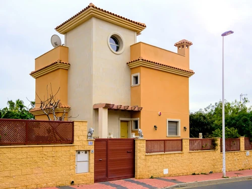 Villa Torrevieja, 3 Schlafzimmer, 7 Personen - photo_1011866253609