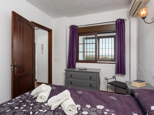 Villa Nerja, 2 bedrooms, 4 persons - photo_1011873845242