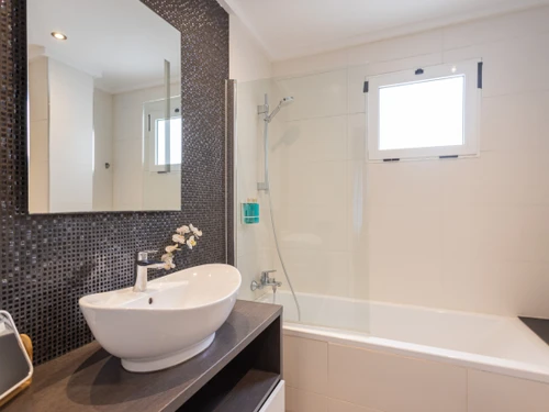 Apartment Valencia, 2 bedrooms, 4 persons - photo_1011874182193