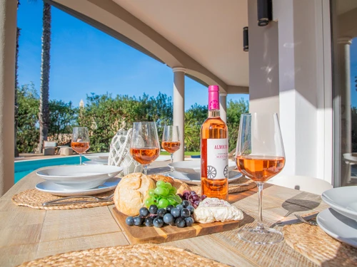 Villa Estômbar, 4 pièces, 6 personnes - photo_1011874726949