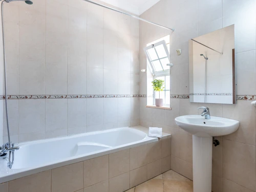 Villa Alcantarilha, 5 pièces, 10 personnes - photo_1011874935129