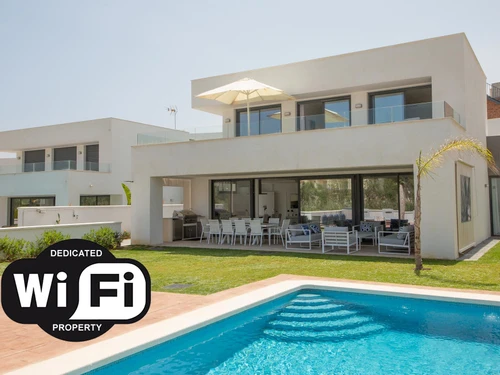 Villa Manilva, 4 dormitorios, 8 personas - photo_1011874978385