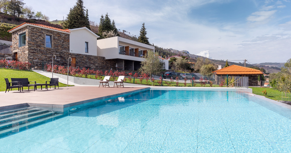 Weiberg Pool Ferienhaus mit privatem Pool und Weinberg-Blick - 5 Schlafzimmer