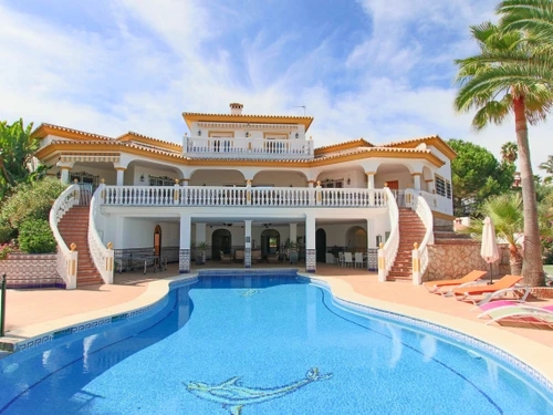 Villa Alhaurín de la Torre, 4 dormitorios, 10 personas - photo_1011875062360