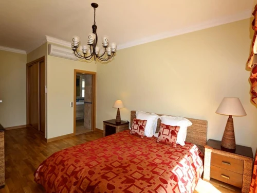 Villa Quarteira-Vilamoura, 5 pièces, 10 personnes - photo_1011875155302