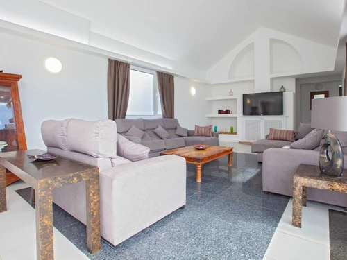 Villa Puerto del Carmen, 6 Schlafzimmer, 14 Personen - photo_1011875231143