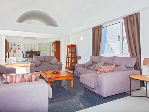 Villa Puerto del Carmen, 6 Schlafzimmer, 14 Personen - photo_1011875231143