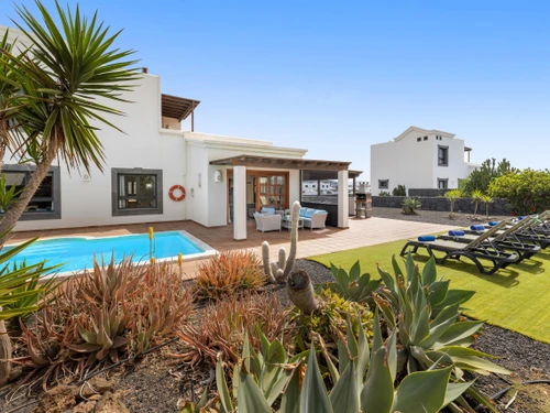 Villa Playa Blanca, 3 bedrooms, 6 persons - photo_1011873504196