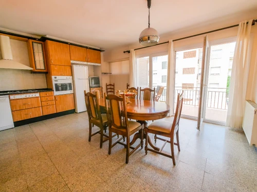 Apartment Roses, 4 bedrooms, 8 persons - photo_18949193083