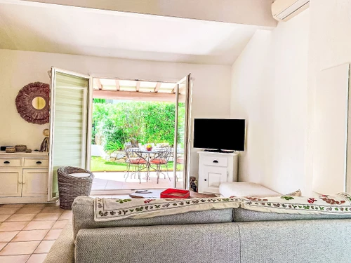 Villa Roquebrune-sur-Argens, 2 bedrooms, 4 persons - photo_1011929057680