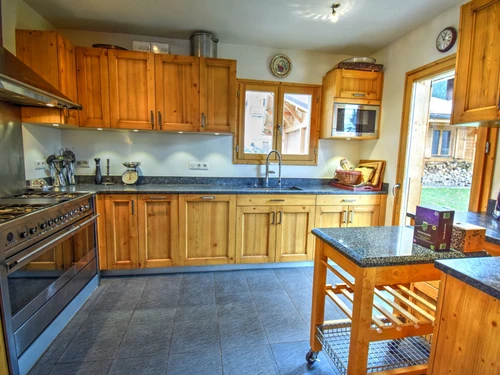 Chalet Morzine, 6 bedrooms, 12 persons - photo_14535352284