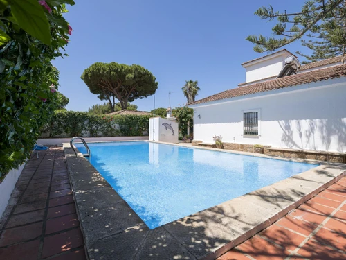 Villa Chiclana, 4 bedrooms, 8 persons - photo_1011874959343
