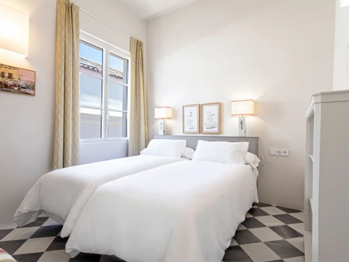 Apartment Seville, 2 bedrooms, 4 persons - photo_1011873905633