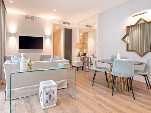 Apartamento Sevilla, 2 dormitorios, 4 personas - photo_1011874161623