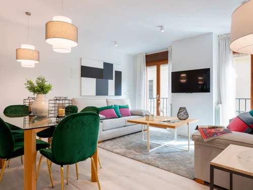 Apartamento Sevilla, 3 dormitorios, 6 personas - photo_1011874103546