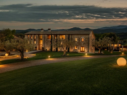 Villa Cornellà del Terri, 8 Schlafzimmer, 20 Personen - photo_1011875211917