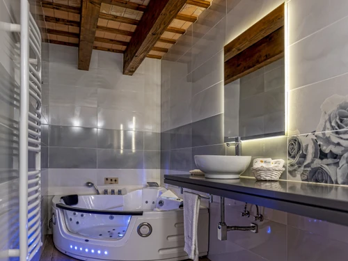 Villa Cornellà del Terri, 8 Schlafzimmer, 20 Personen - photo_1011875211917