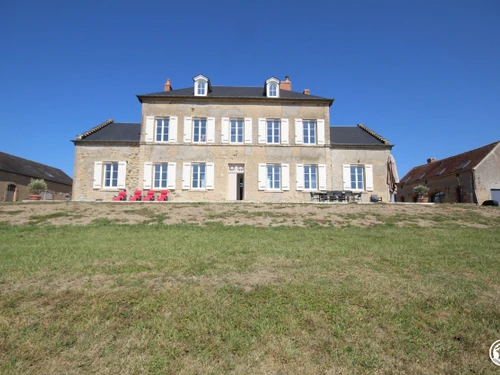 Gîte Cercy-la-Tour, 8 pièces, 14 personnes - photo_1011695358210
