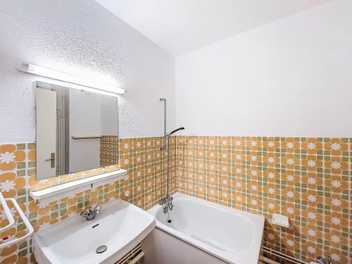 Apartment Saint-Cyr-sur-mer- La Madrague, studio flat, 4 persons - photo_1011929131094