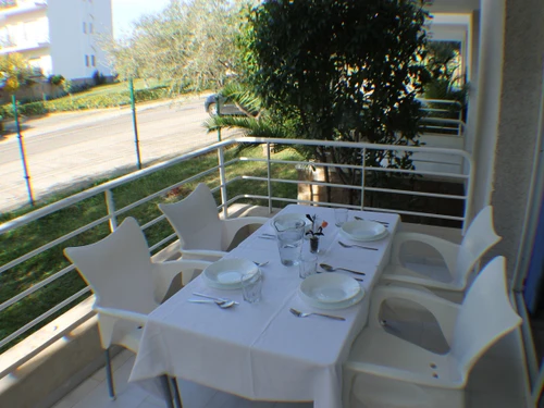 Apartment Roses, 2 bedrooms, 6 persons - photo_1011962193247