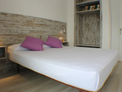 Apartment Roses, 2 bedrooms, 6 persons - photo_1011964177135