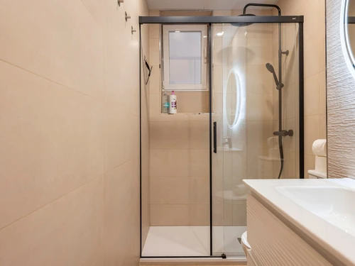 Apartment Madrid, 2 bedrooms, 5 persons - photo_1011982593676