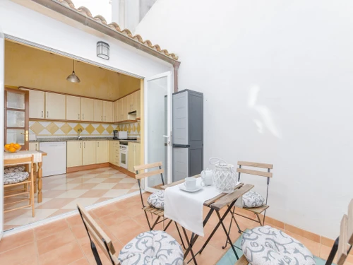 Apartamento Arta, 3 dormitorios, 4 personas - photo_1011985561332