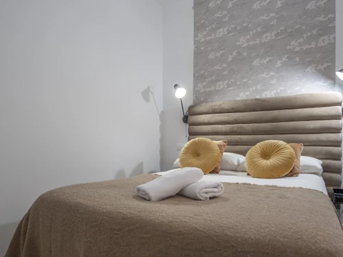 Apartment Madrid, 2 bedrooms, 5 persons - photo_1011773853650