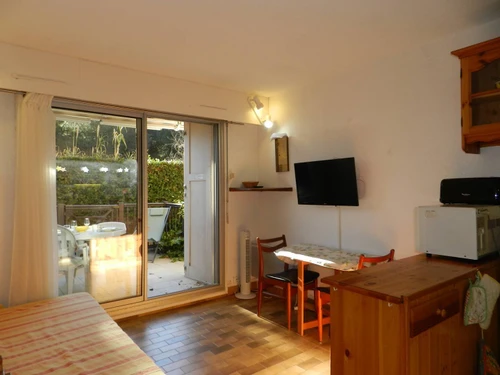 Apartment Bormes-les-Mimosas, studio flat, 4 persons - photo_1012061774017