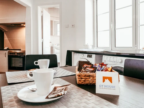 Apartment Lisbon, 7 bedrooms, 14 persons - photo_1011874725081