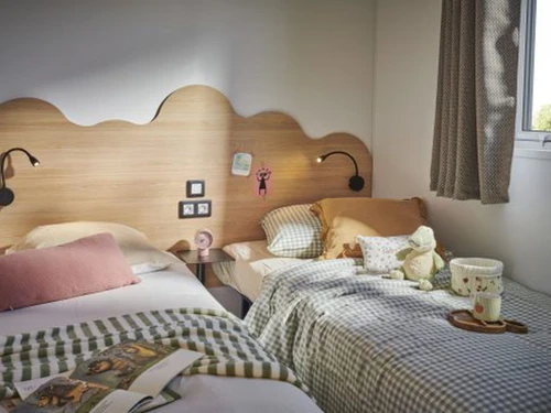 Camping Hyères, 2 bedrooms, 4 persons - photo_1012068392837