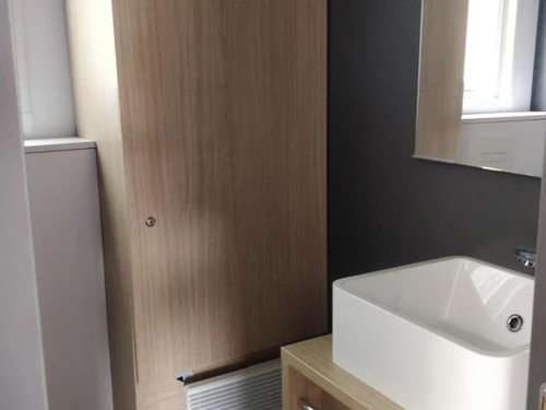 Camping Roquebrune-sur-Argens, 2 bedrooms, 6 persons - photo_1012068403982