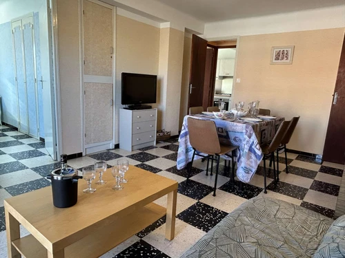 Apartment Six-Fours-les-Plages, 2 bedrooms, 5 persons - photo_1012070067253