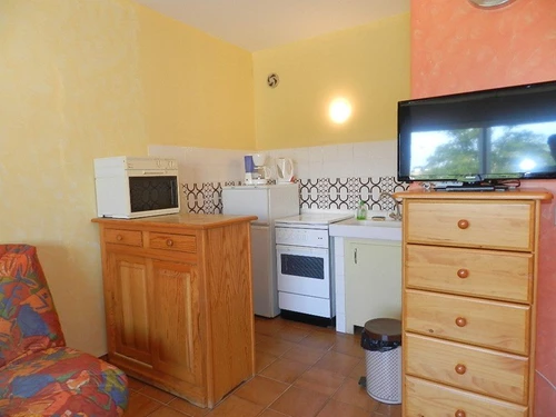 Apartment Bormes-les-Mimosas, studio flat, 3 persons - photo_1012070111488