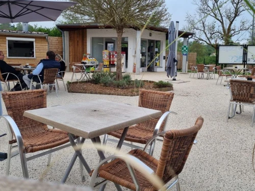 Camping Charlieu, 3 bedrooms, 6 persons - photo_1012082942106