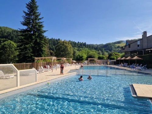 Camping Saint-Geniez-d'Olt, 3 bedrooms, 6 persons - photo_1012082942405