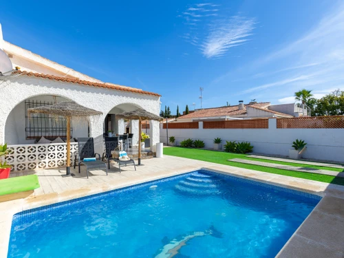 Villa Torrevieja, 3 Schlafzimmer, 6 Personen - photo_1011713045857