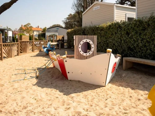 Camping Saint-Michel-Chef-Chef, 1 bedroom, 2 persons - photo_1012136759950