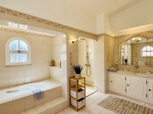 Villa Quarteira-Vilamoura, 4 bedrooms, 9 persons - photo_1011942575902