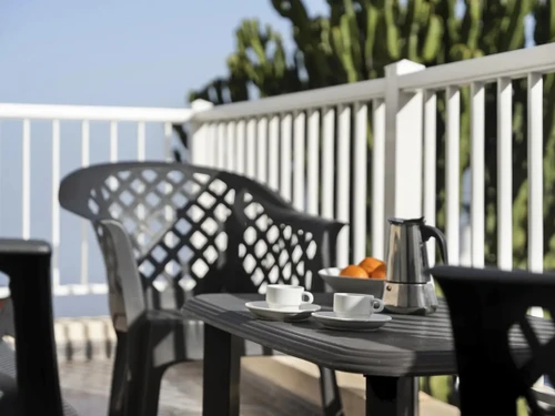 Apartment Mocanal, 2 bedrooms, 5 persons - photo_1011903685889