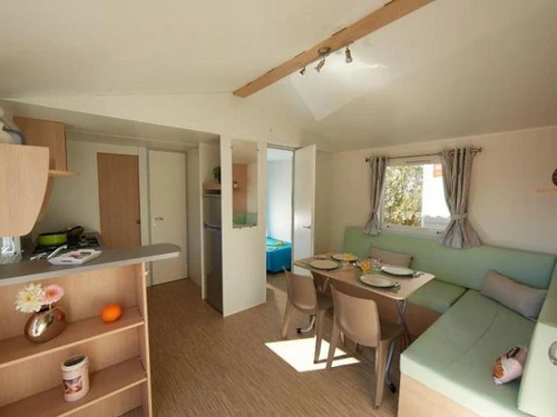 Camping Chazelles-sur-Lyon, 3 bedrooms, 6 persons - photo_1012206023696