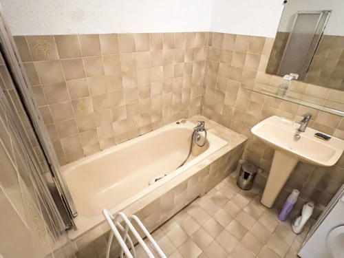 Apartment Six-Fours-les-Plages, studio flat, 2 persons - photo_1012217131147