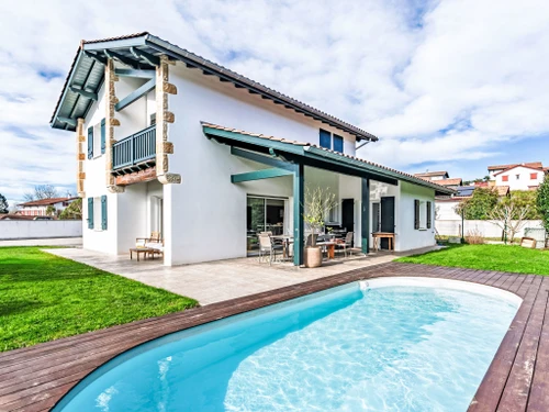 Casa Saint-Pée-sur-Nivelle, 4 dormitorios, 8 personas - photo_1012229321971