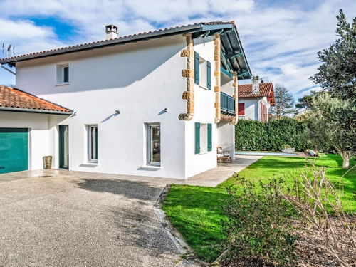 Casa Saint-Pée-sur-Nivelle, 4 dormitorios, 8 personas - photo_1012229321971